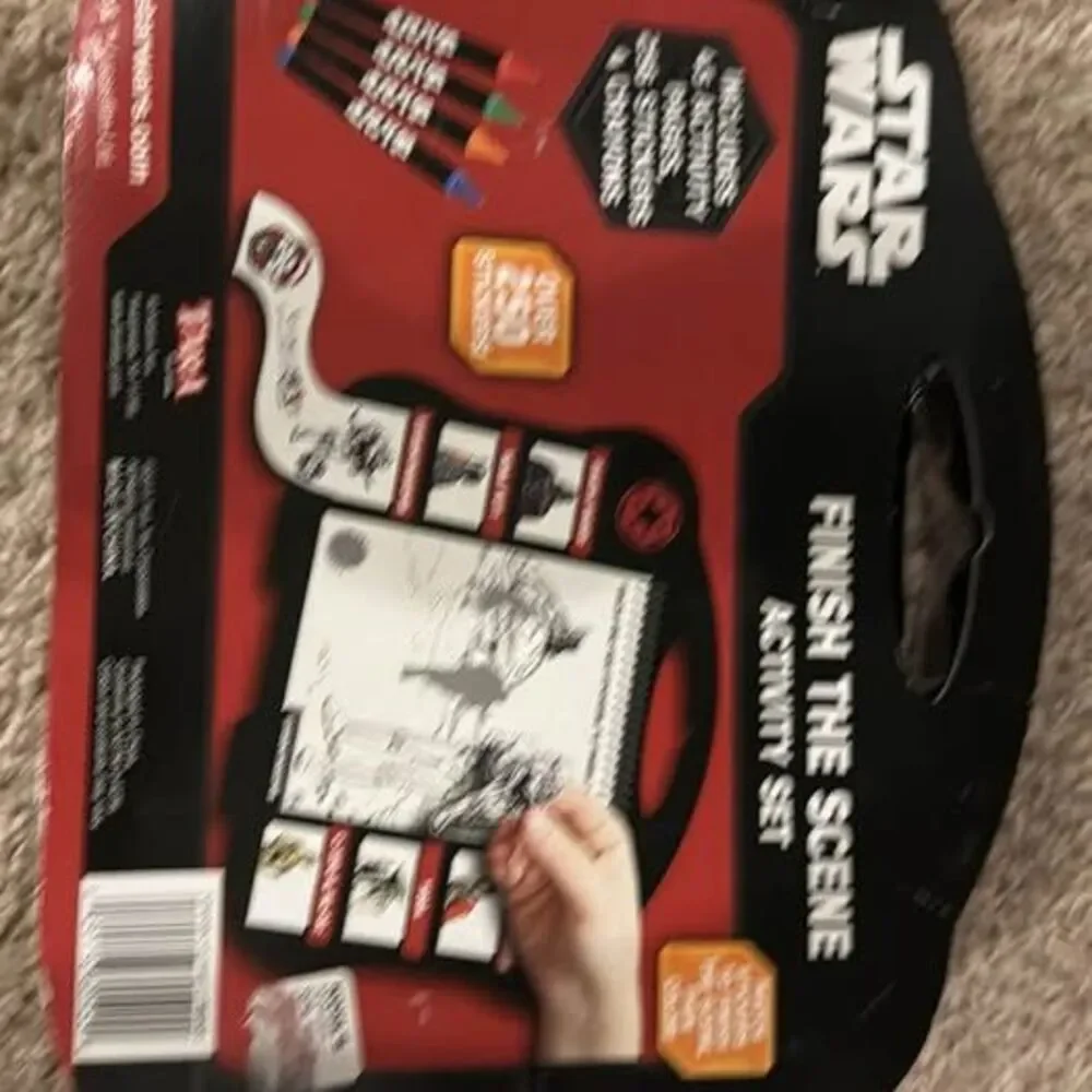 NEW In Box Star Wars Finish the Scene Activity Set Art Crayons and Stickers Toy